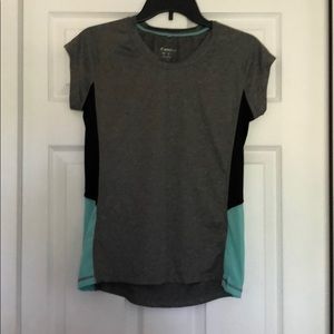 Poshmark size 6 gray short sleeve workout top